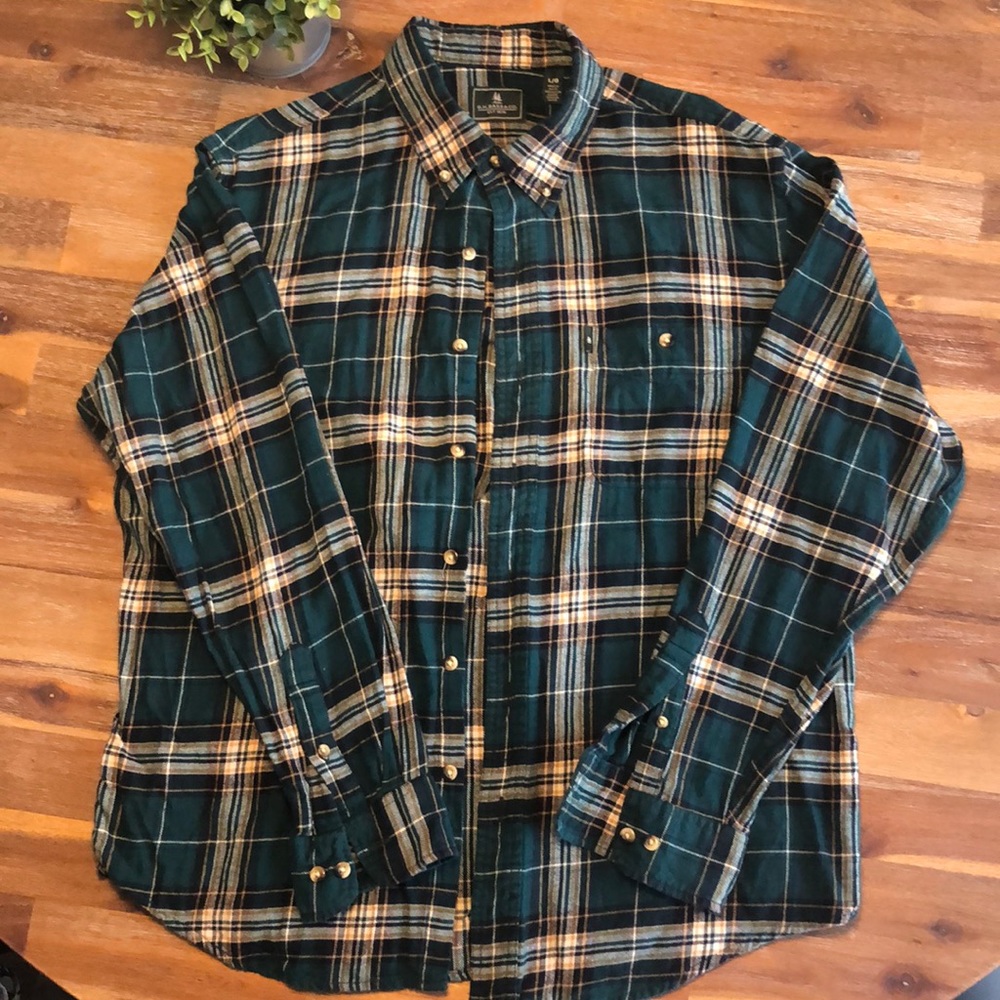 G. H. Bass & Co. Men’s Flannel Shirt. Size L.